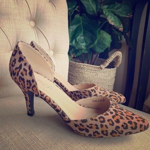 Leapard print pumps